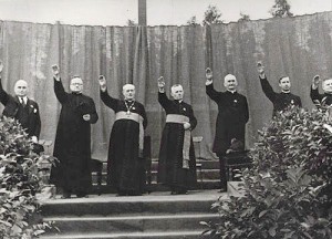 Die katholische Geistlichkeit begrüßt das Konkordat auf der Jugendversammlung in Berlin-Neuköln 1933 