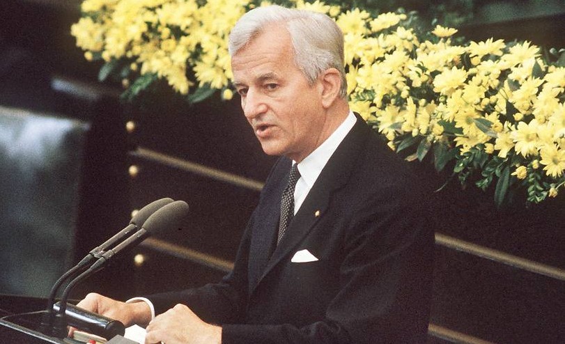 Bundespräsident Richard von Weizsäcker am 8. Mai 1985 im Bundestag