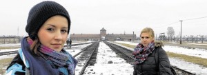 Unterricht vor Ort in Auschwitz: Schülerinnen aus Voerde. Ein Projekt der Landesstiftung  "Erinnern ermöglichen".  