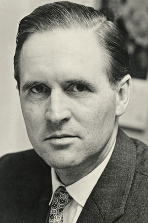 Der spätere Bundespräsident Karl Carstens (CDU) als Staatssekretär 1960